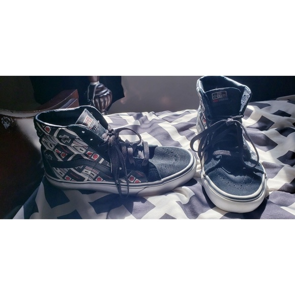 sk8 hi trainers